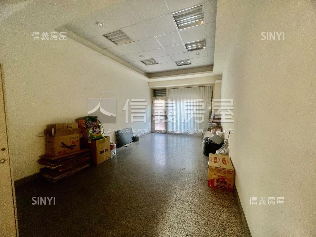 皇苑尊邸燙金店面★附車位房屋室內格局與周邊環境