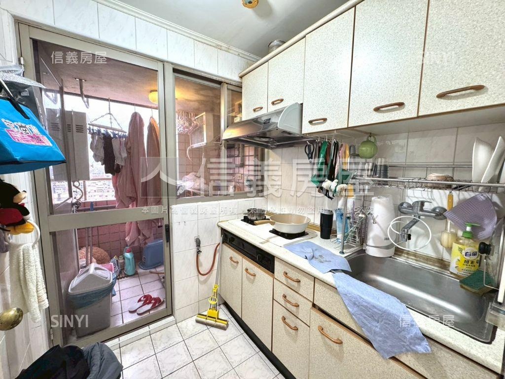 急售賺錢時代高樓兩房房屋室內格局與周邊環境