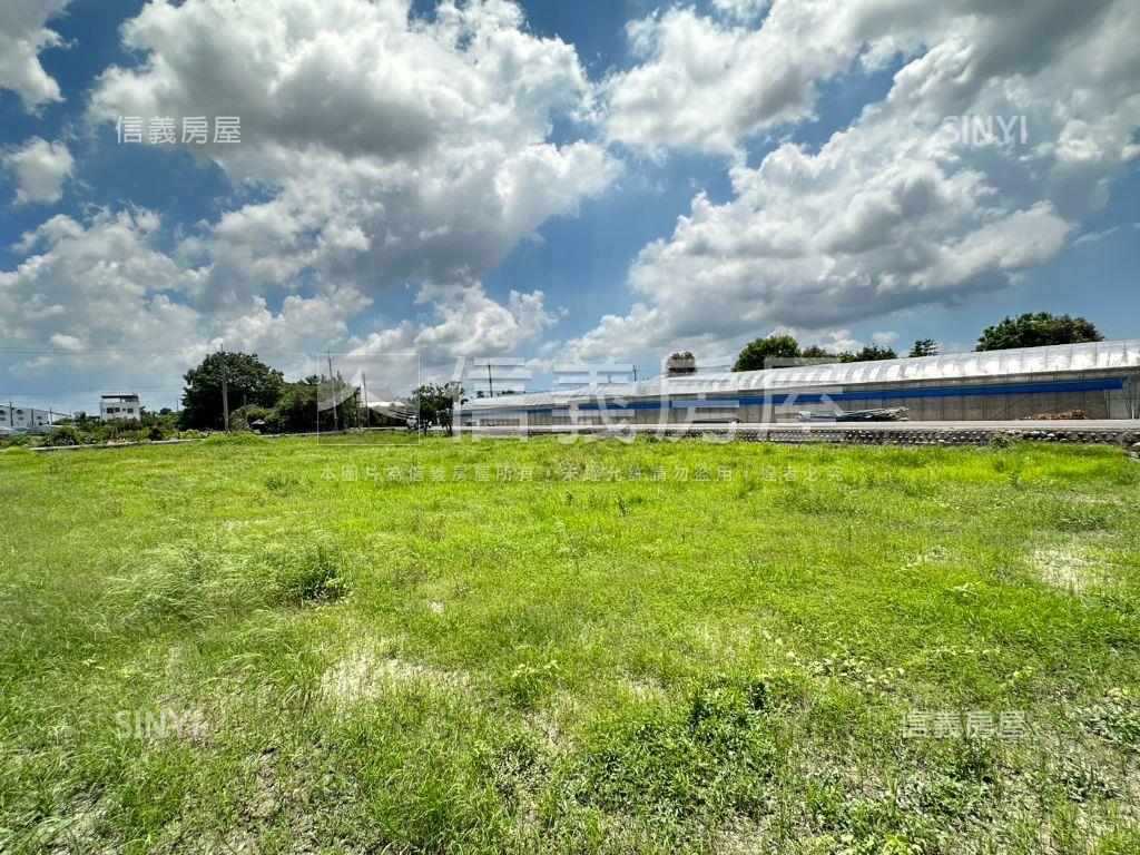 稀有雙面臨路百坪農地房屋室內格局與周邊環境