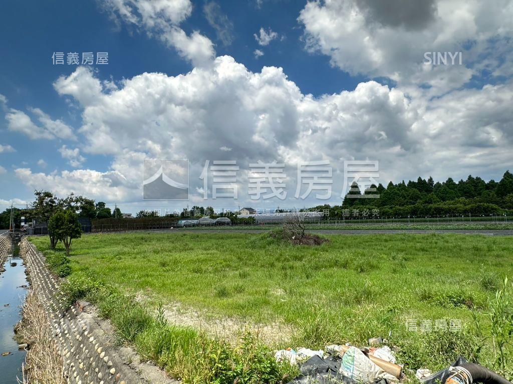 稀有雙面臨路百坪農地房屋室內格局與周邊環境