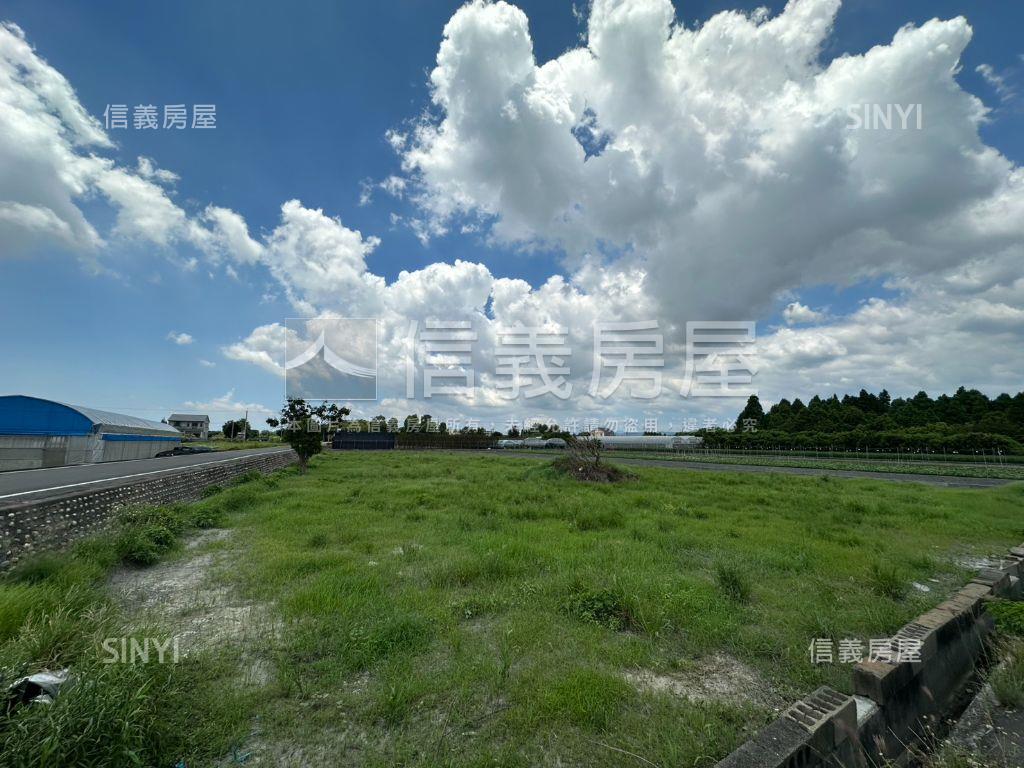 稀有雙面臨路百坪農地房屋室內格局與周邊環境