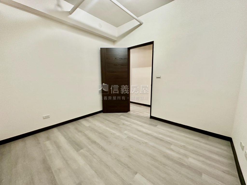 稀有【市鎮之櫻】四房平車房屋室內格局與周邊環境