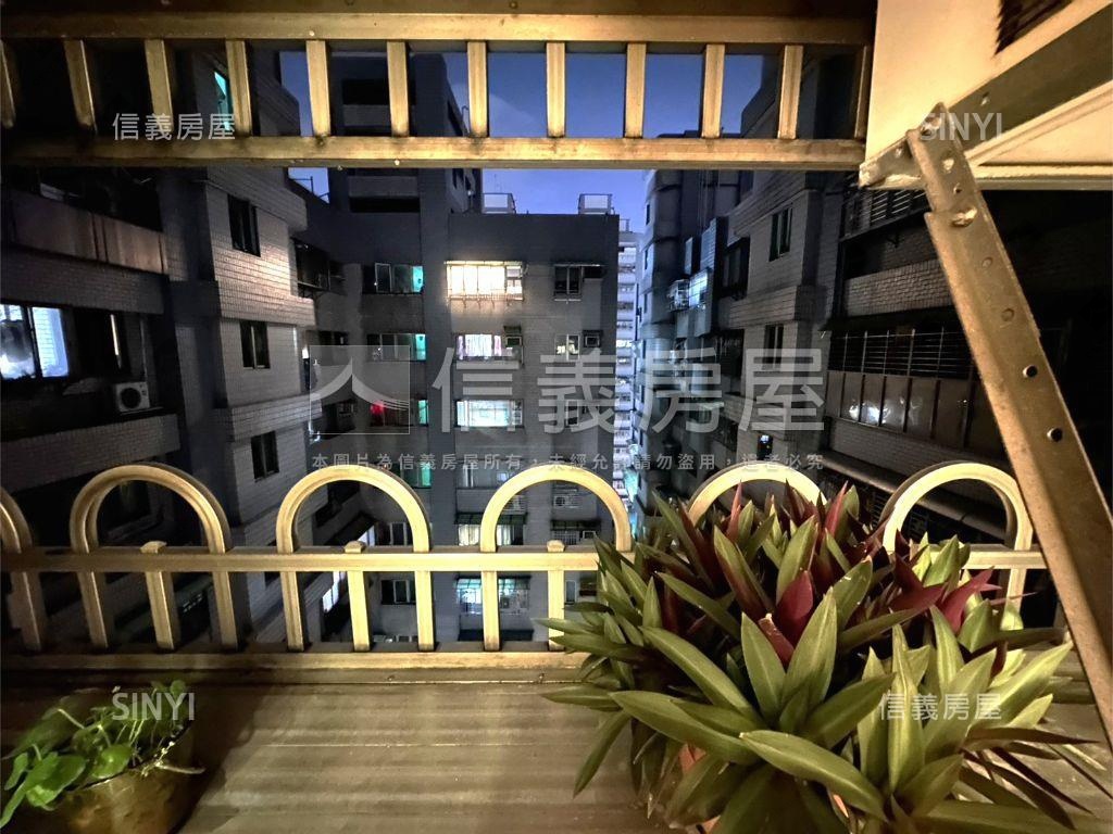 甲天厦高樓兩房房屋室內格局與周邊環境