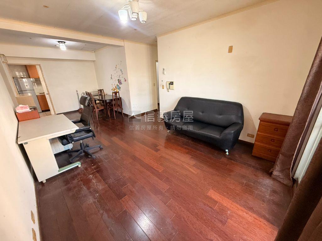 荷蘭村三房採光佳六樓房屋室內格局與周邊環境