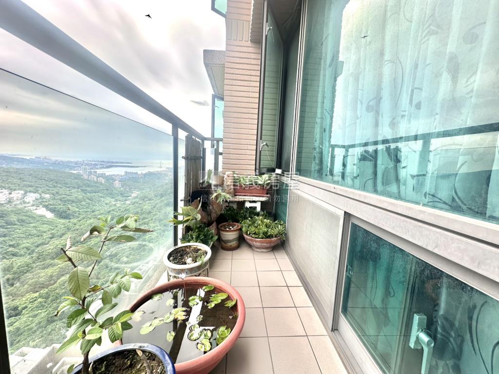 環遊郡樓中樓景觀美房房屋室內格局與周邊環境
