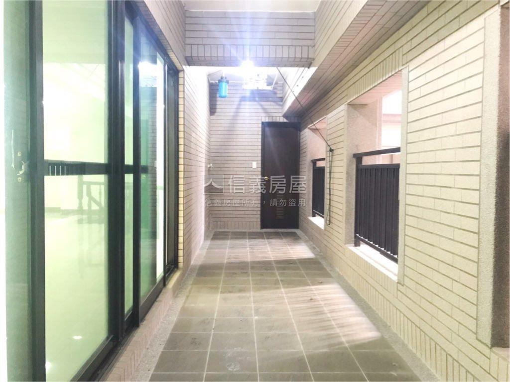 無住字樣｜醒目面寬金店面房屋室內格局與周邊環境