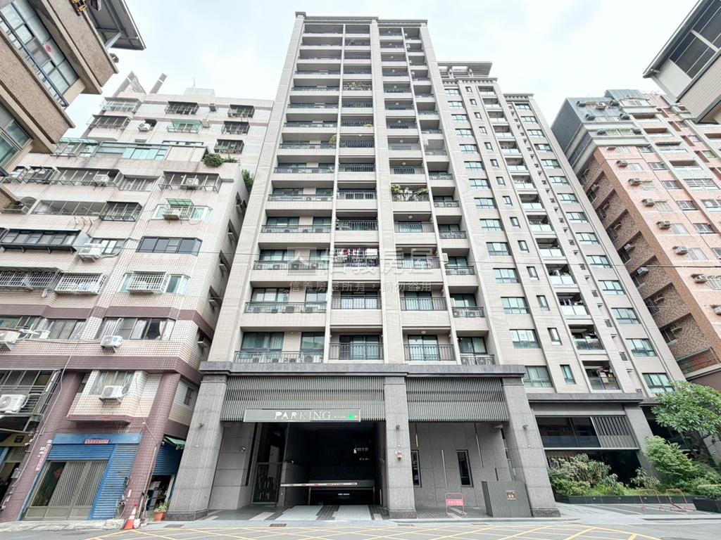 無住字樣｜醒目面寬金店面房屋室內格局與周邊環境