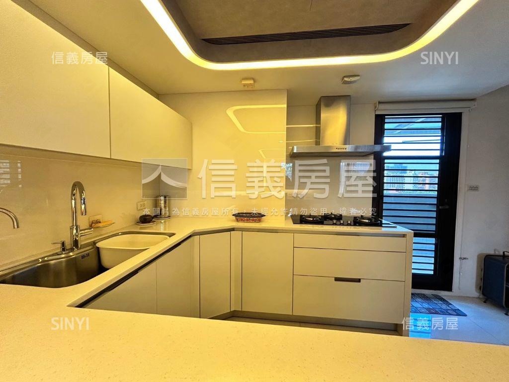 ＮＥＷ布朗亨頂樓景觀房屋室內格局與周邊環境