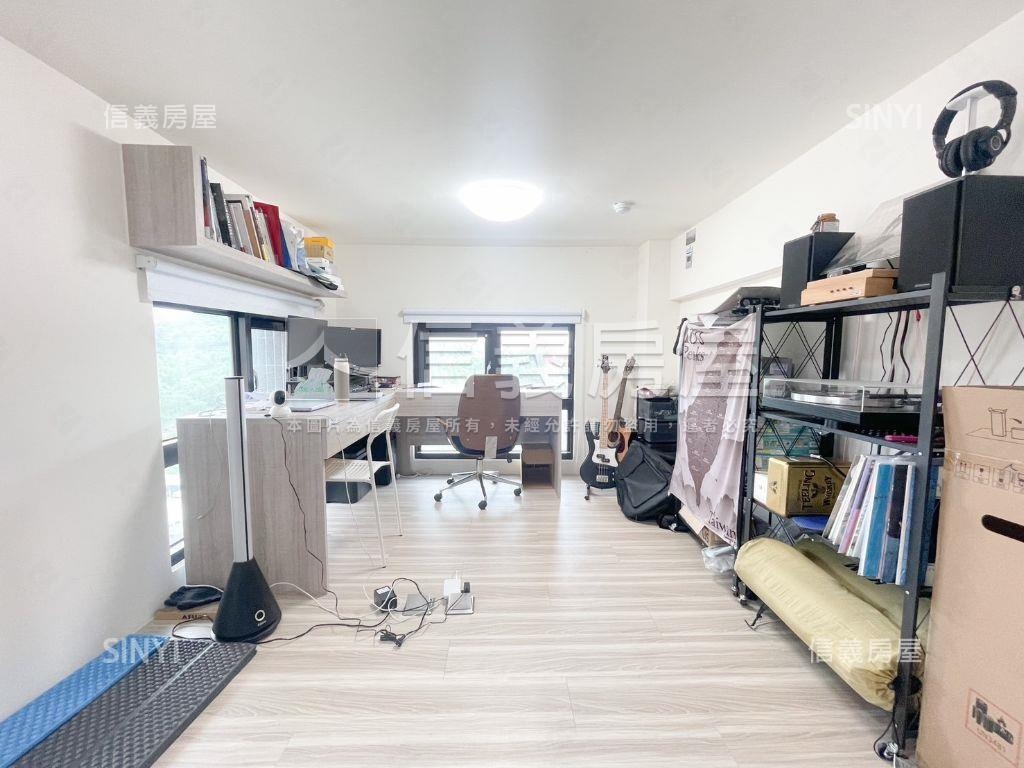 欣富築稀有挑高大採光房屋室內格局與周邊環境