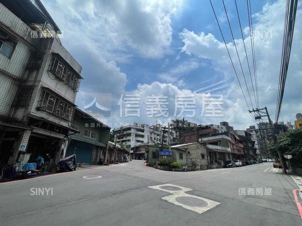 優質欣富築稀有挑高採光佳房屋室內格局與周邊環境