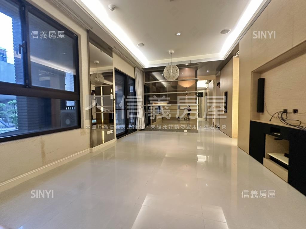 圓山凡登精緻２房＋車位房屋室內格局與周邊環境
