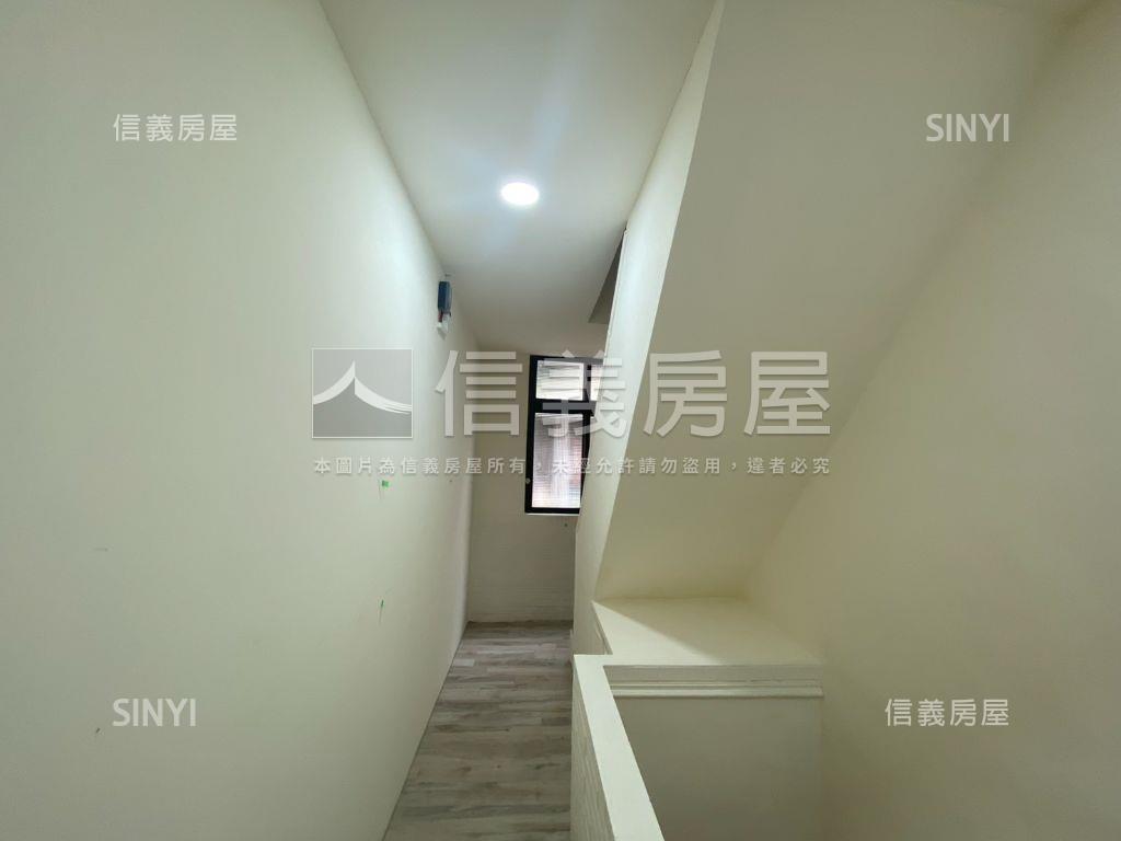 南京西路雙層美寓房屋室內格局與周邊環境