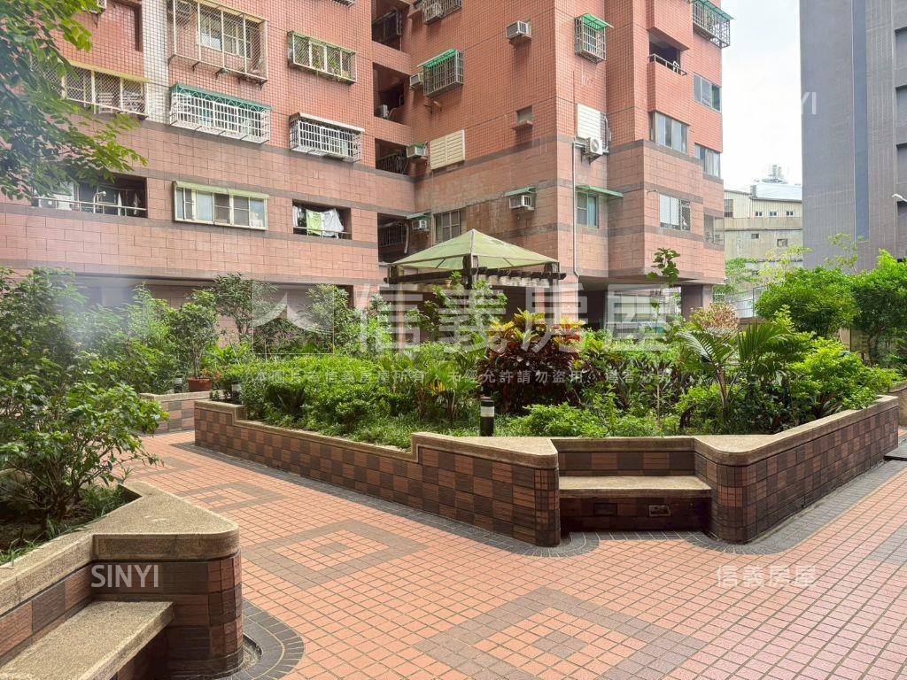 東方荷蘭便宜四房房屋室內格局與周邊環境