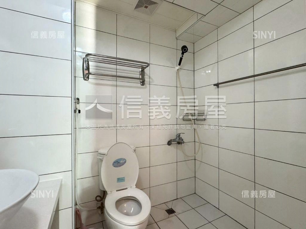 東方荷蘭便宜四房房屋室內格局與周邊環境