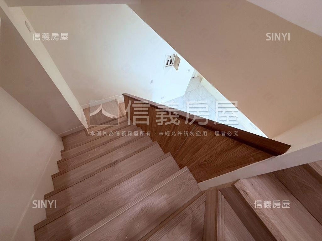新莊丹鳳稀有鈴木１＋２房屋室內格局與周邊環境