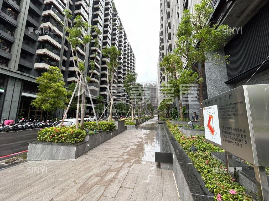 華友聯ｉ世界精裝三房平車房屋室內格局與周邊環境