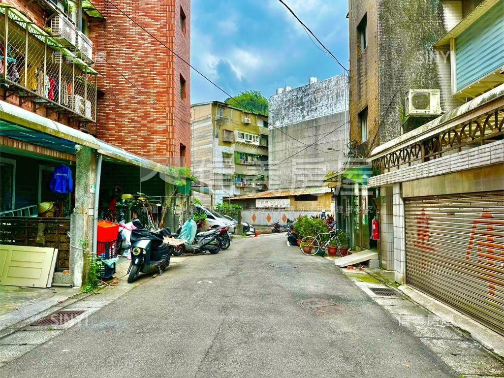 泰和公園黃金三樓房屋室內格局與周邊環境