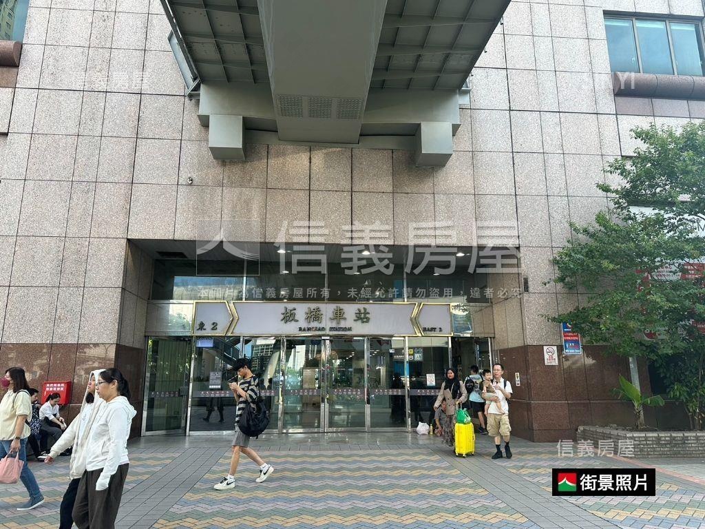 可看屋●畫世紀４房雙車位房屋室內格局與周邊環境
