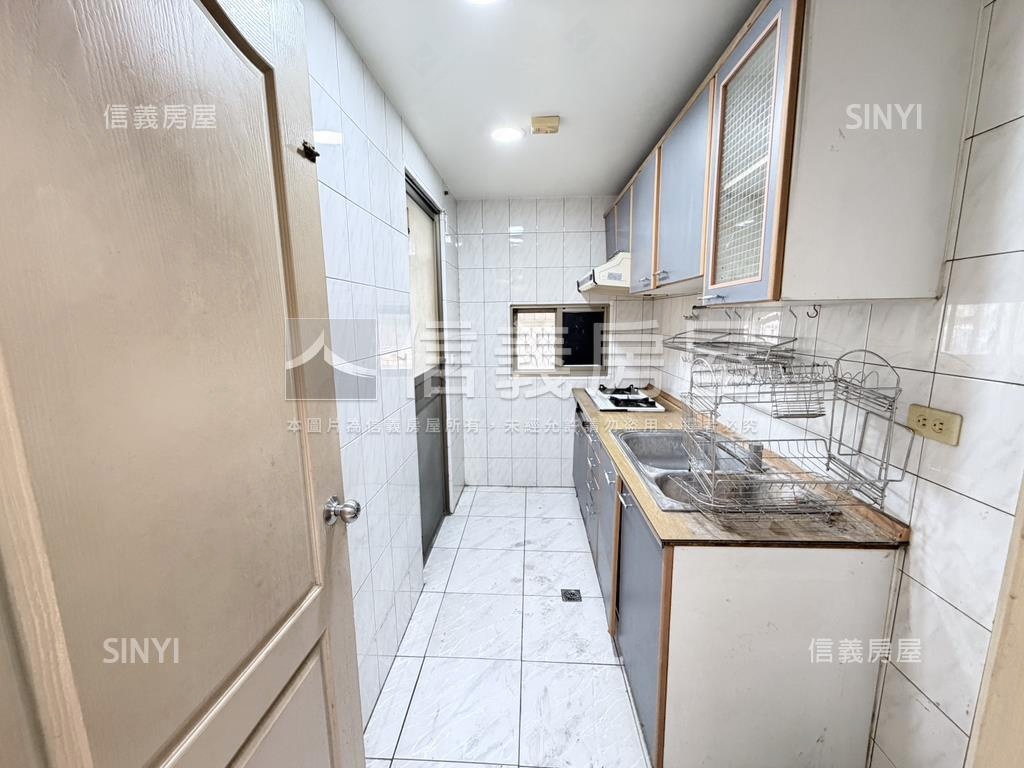 高鐵特區溫馨美三房房屋室內格局與周邊環境