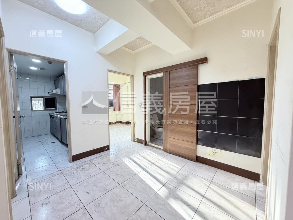 高鐵特區溫馨美三房房屋室內格局與周邊環境