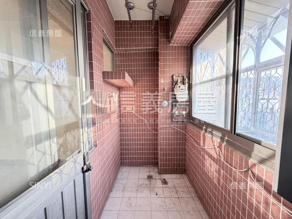 高鐵特區溫馨美三房房屋室內格局與周邊環境