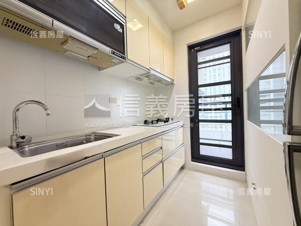 海閱精美兩房平車房屋室內格局與周邊環境