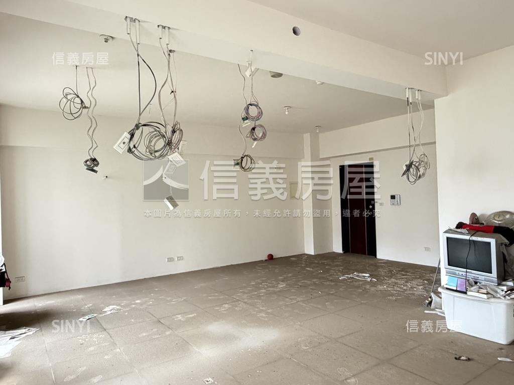 綠灣稀有毛胚房屋室內格局與周邊環境