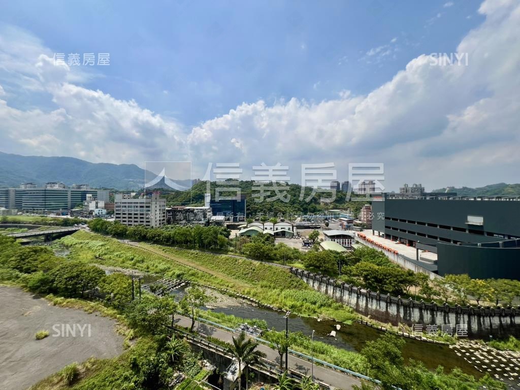 森泉灣採光河景兩房房屋室內格局與周邊環境