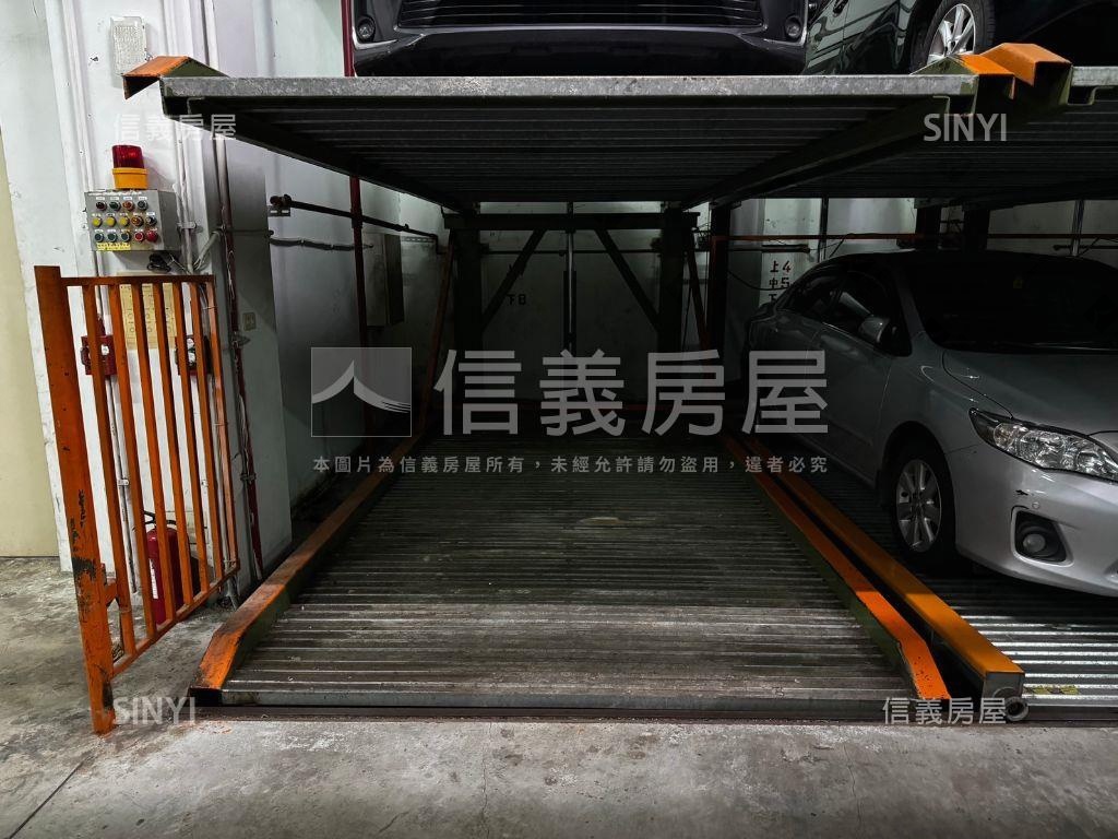 誠意出售電梯三房車位房屋室內格局與周邊環境