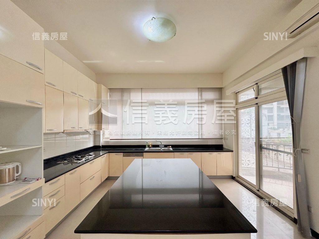 南寮三角窗店面透天房屋室內格局與周邊環境