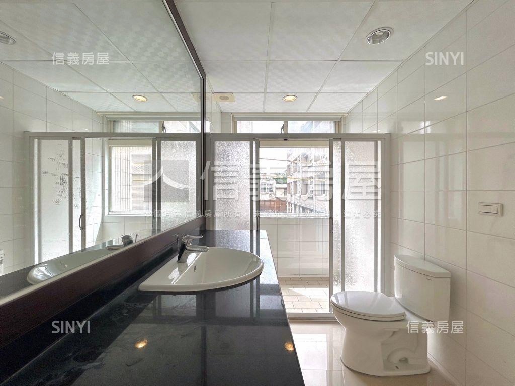 南寮三角窗店面透天房屋室內格局與周邊環境