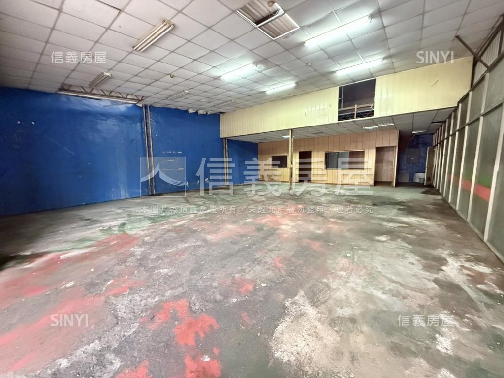 中西區寬約１０米角窗店房屋室內格局與周邊環境