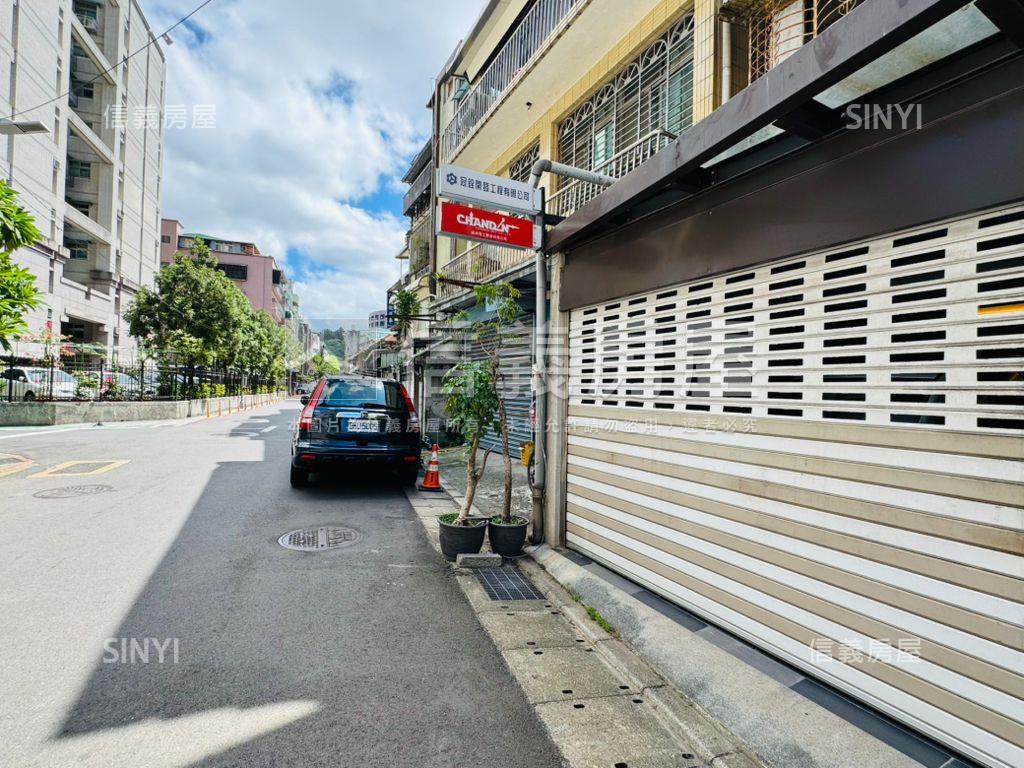 圓山捷運門前庭院好停車房屋室內格局與周邊環境