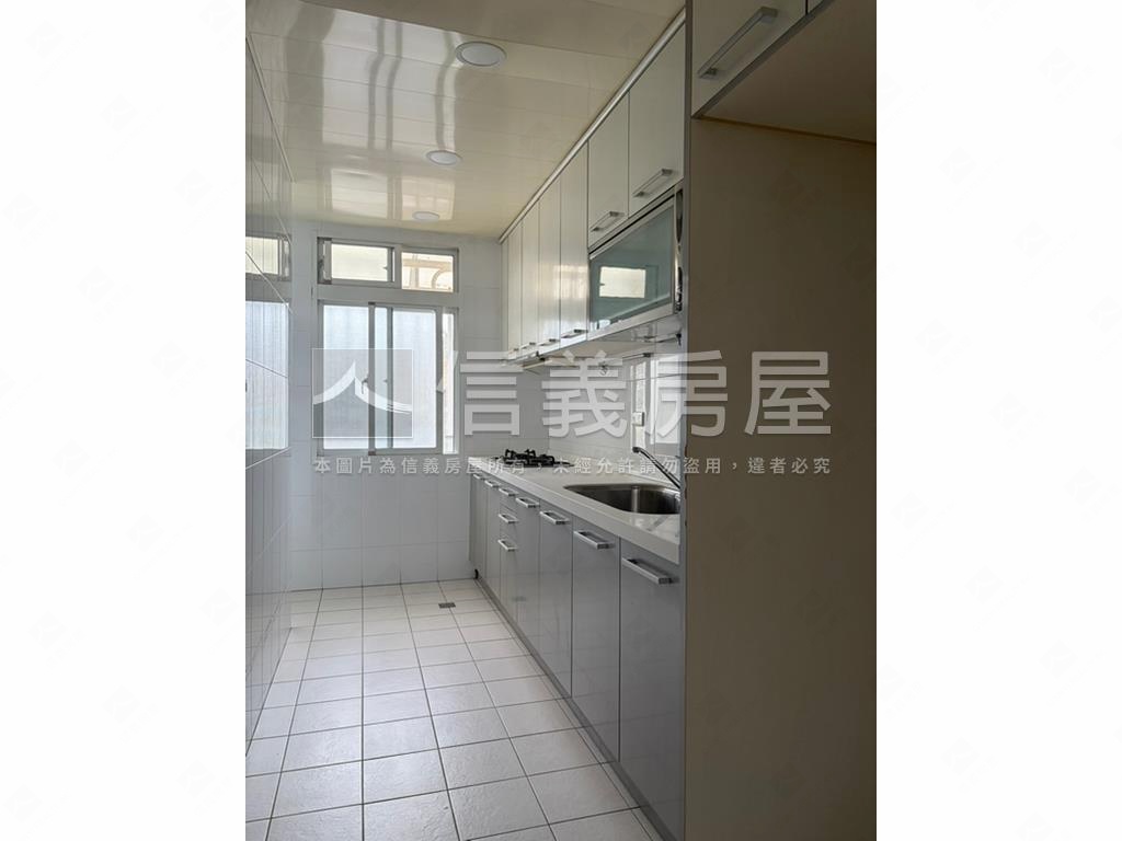 中華路二樓房屋室內格局與周邊環境