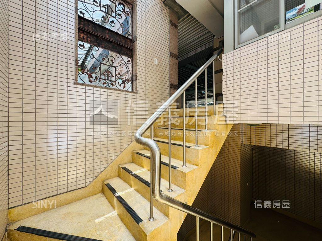潮州街稀有車位房屋室內格局與周邊環境
