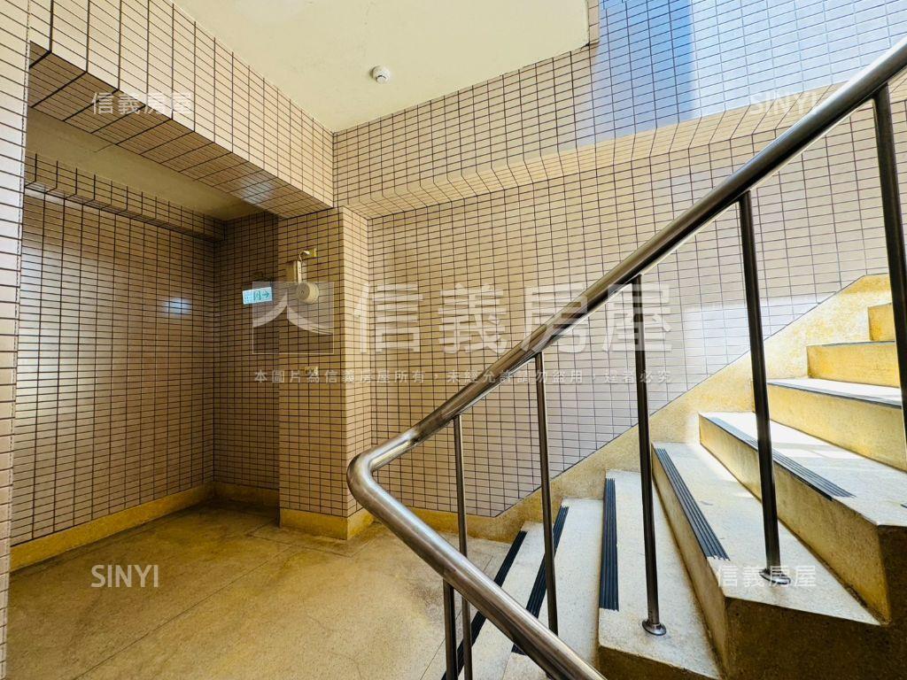 潮州街稀有車位房屋室內格局與周邊環境
