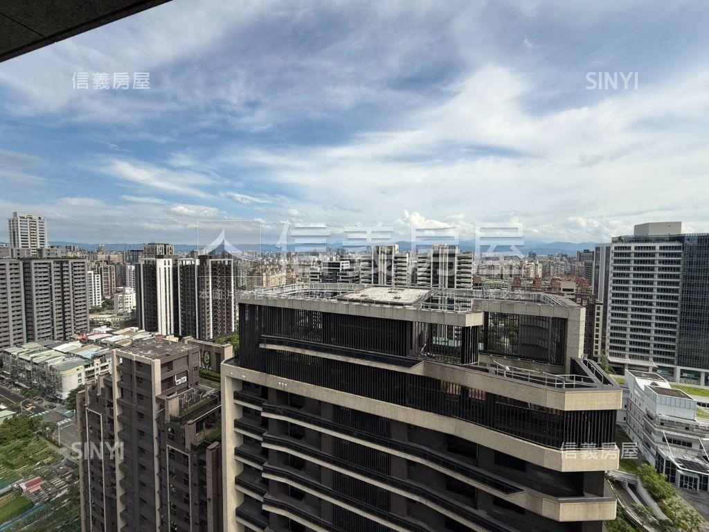 ＡＭＡＸ許自己不凡成就房屋室內格局與周邊環境