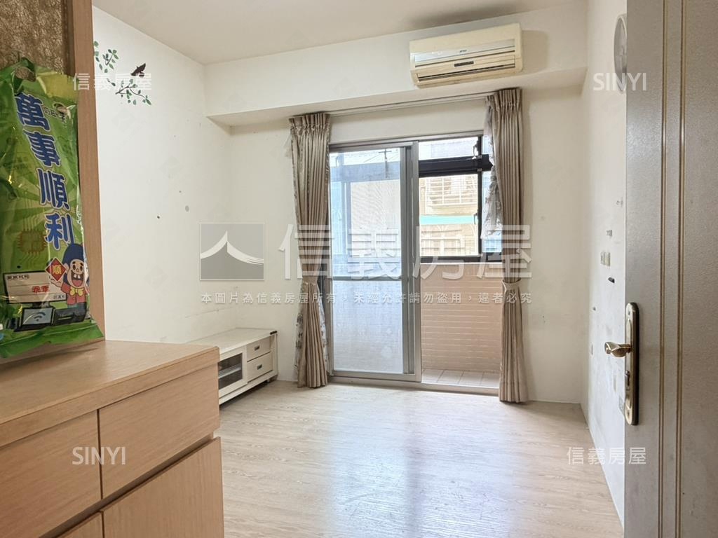 及第Ｄ棟稀有出售房屋室內格局與周邊環境