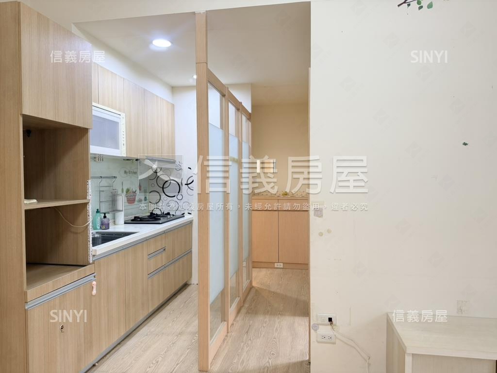 及第Ｄ棟稀有出售房屋室內格局與周邊環境