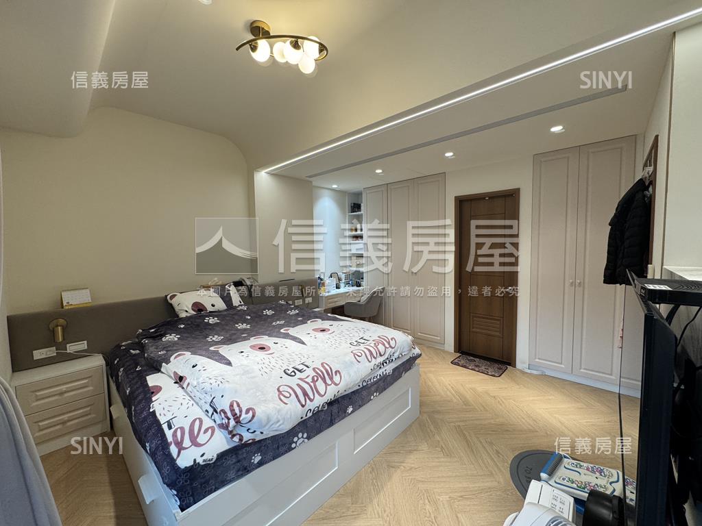 百萬美裝潢自有車庫透天房屋室內格局與周邊環境