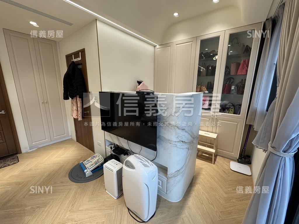 百萬美裝潢自有車庫透天房屋室內格局與周邊環境