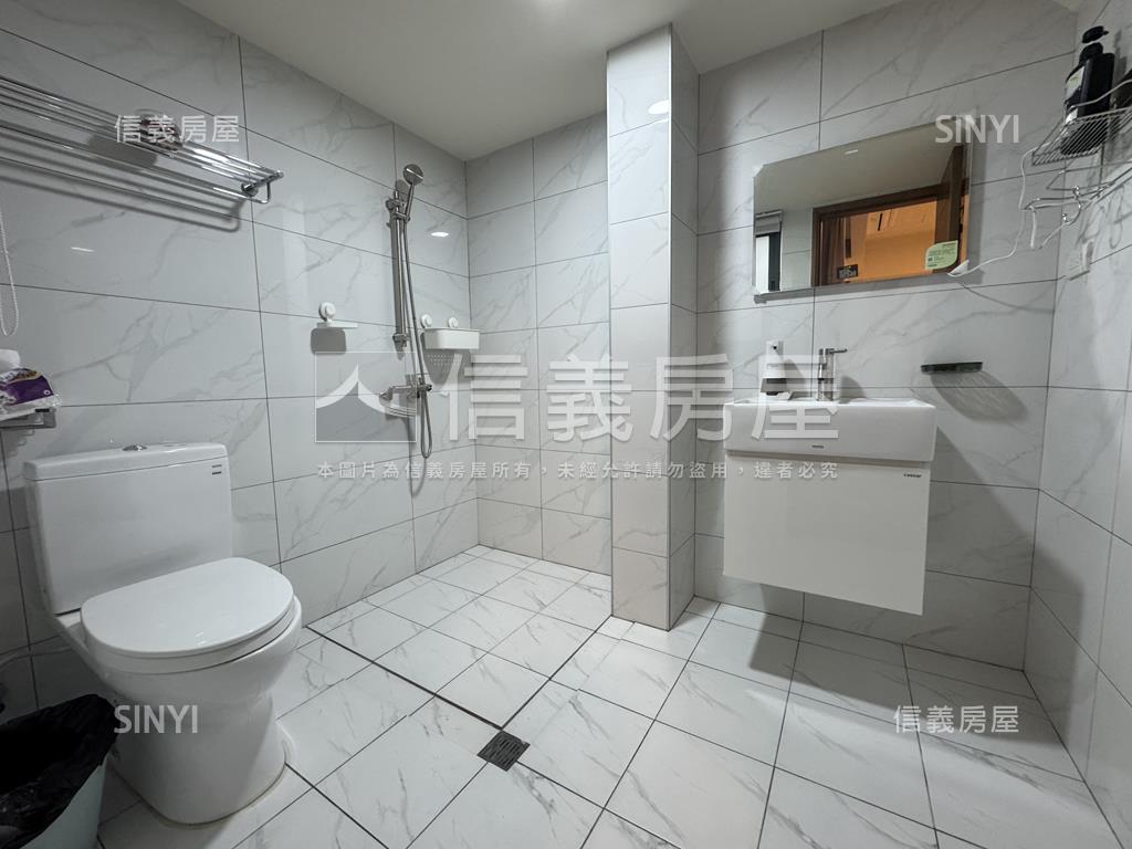 百萬美裝潢自有車庫透天房屋室內格局與周邊環境