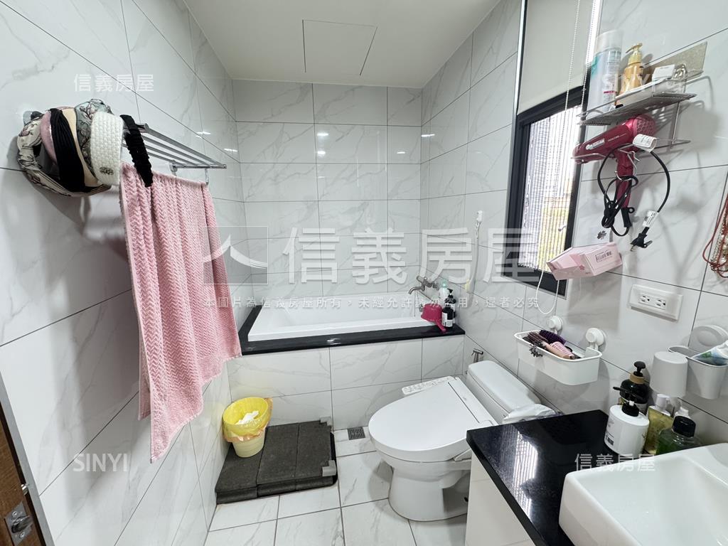 百萬美裝潢自有車庫透天房屋室內格局與周邊環境