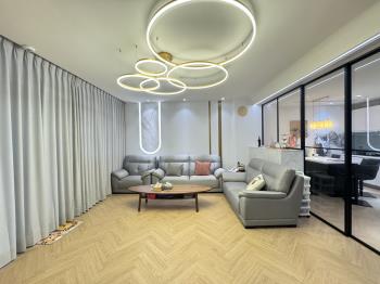 百萬美裝潢自有車庫透天