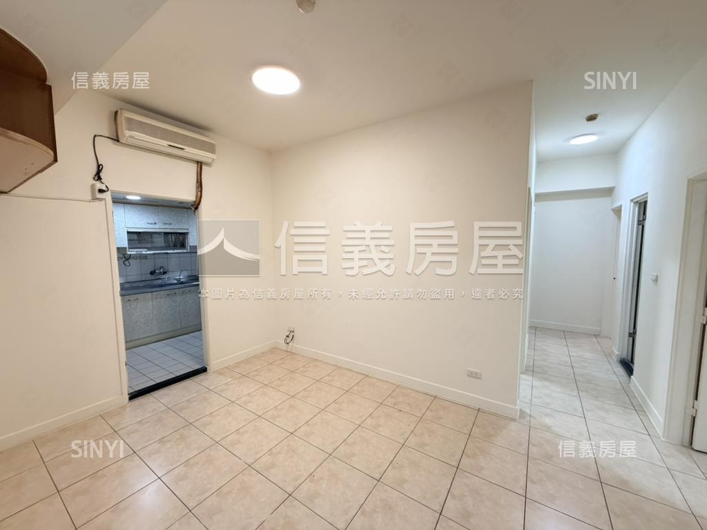 陸光綠景四房車位稀有釋出房屋室內格局與周邊環境