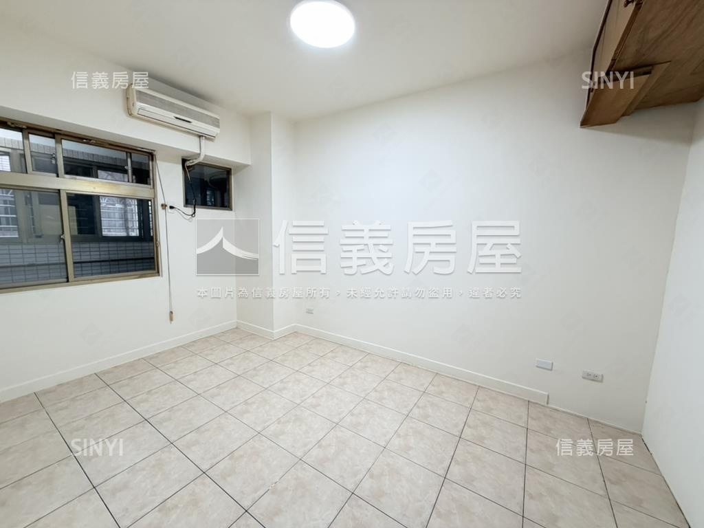 陸光綠景四房車位稀有釋出房屋室內格局與周邊環境