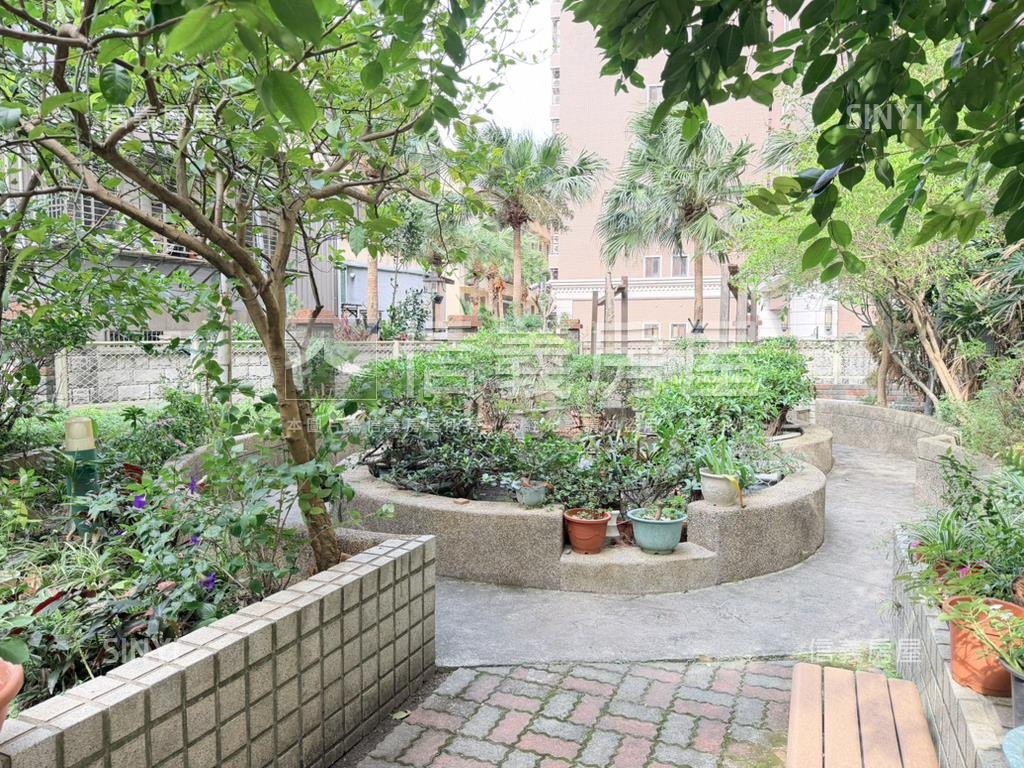 陸光綠景四房車位稀有釋出房屋室內格局與周邊環境