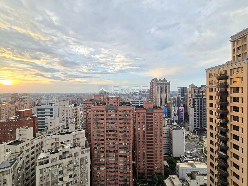 專任合雄帝璽溫馨景觀兩房房屋室內格局與周邊環境