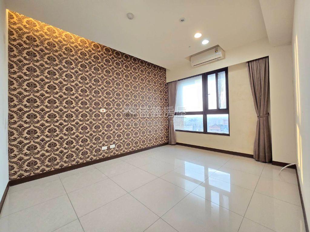 專任合雄帝璽溫馨景觀兩房房屋室內格局與周邊環境