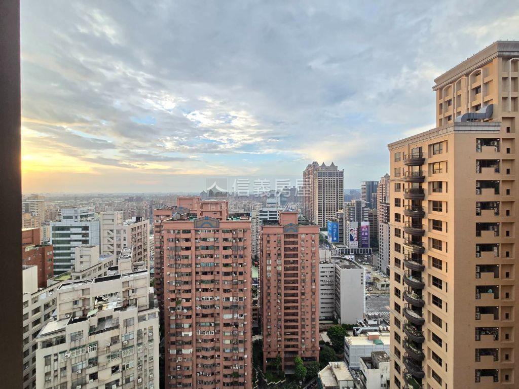專任合雄帝璽溫馨景觀兩房房屋室內格局與周邊環境